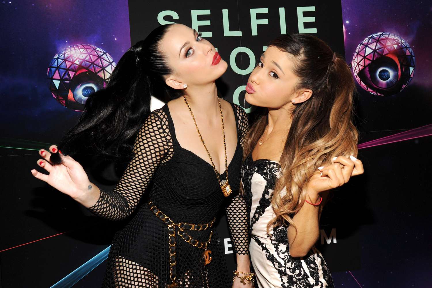 Ariana Grande Mesmerizes Fans Worldwide with Gift for Katy Perry and ...
